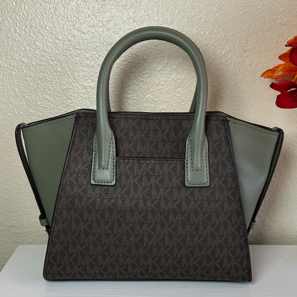 Michael Kors Avril zip top sage green Satchel with matching long strap & charm - Picture 3 of 16